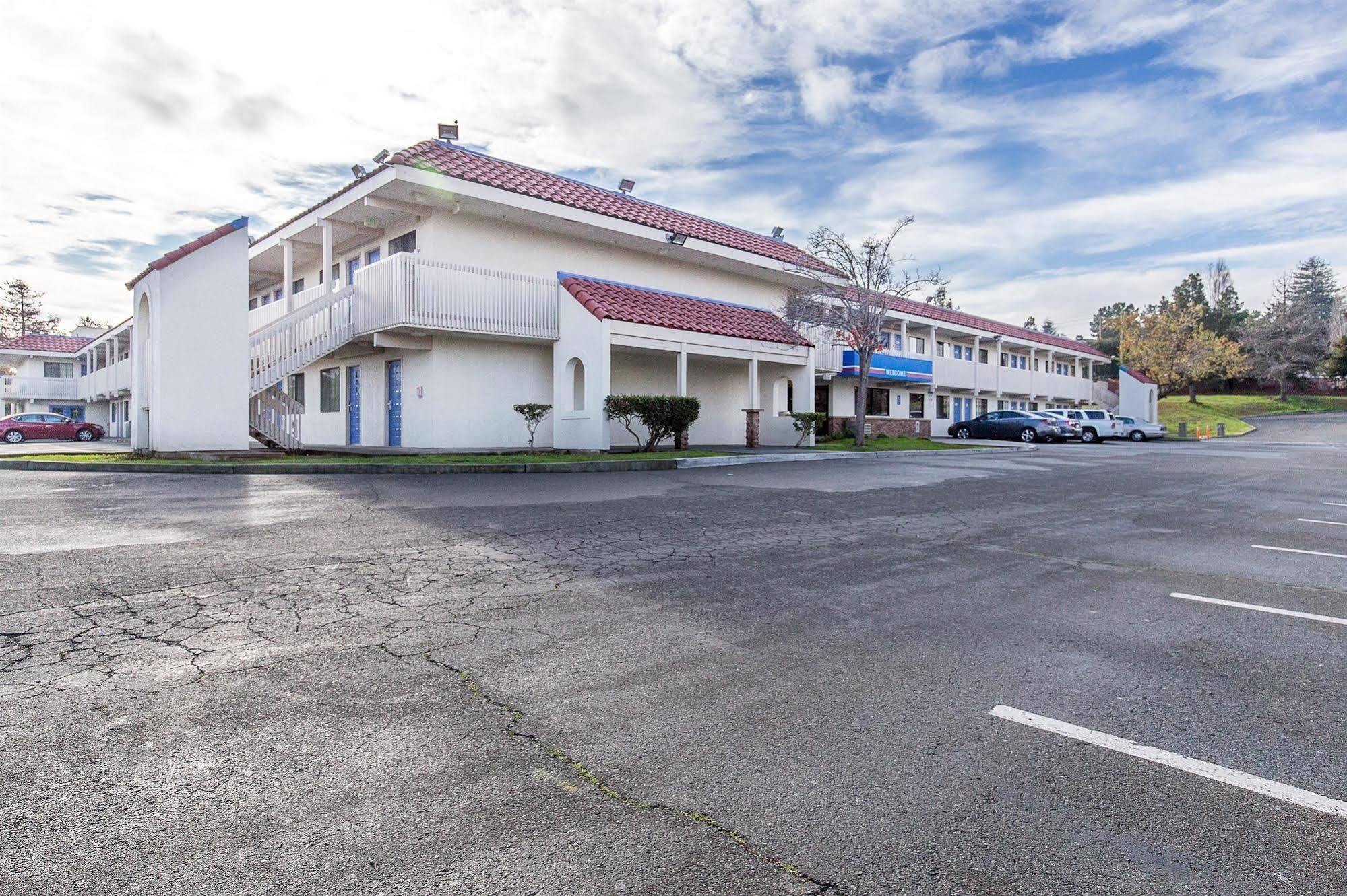 Motel 6 Vallejo - Maritime North エクステリア 写真